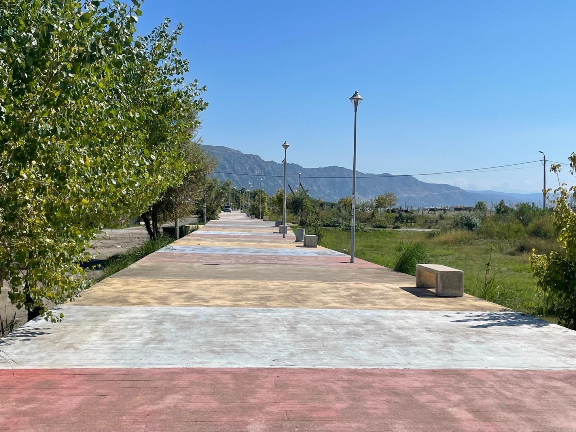 H And H Guesthouse Velipojë エクステリア 写真