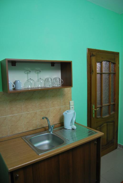 H And H Guesthouse Velipojë エクステリア 写真