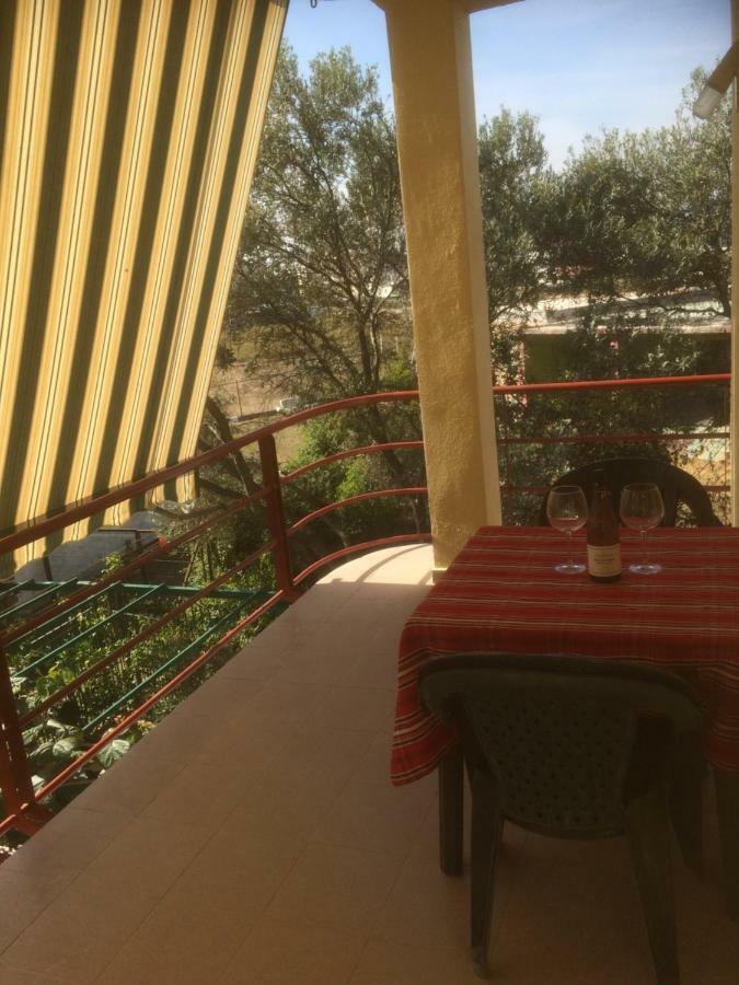 H And H Guesthouse Velipojë エクステリア 写真